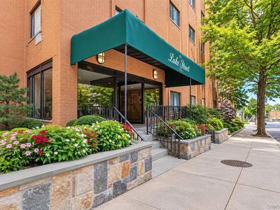 21 Lake Street #6E