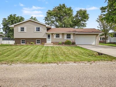 10 Imperial Dr