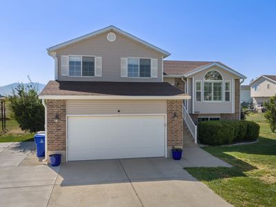 2821 W 2330 S