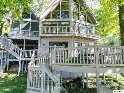 637 King Beach Dr