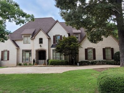 2000 Lake Heather Dr