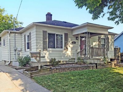 414 James St