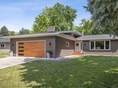 2458 W Country Club Dr S