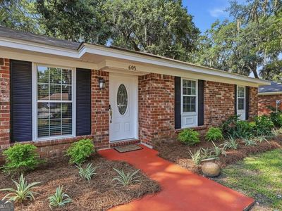 605 Leaning Oaks Dr