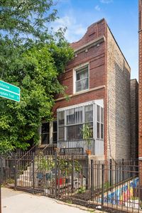 1946 W Armitage Ave