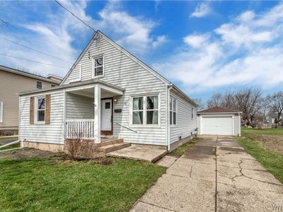 20 Erie St
