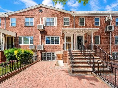 152 Bay 40th St