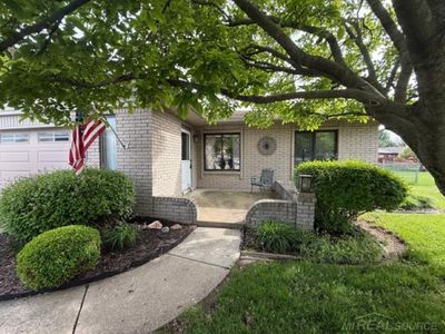 15746 Nader Ct