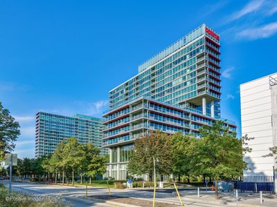 9715 Woods Dr Unit 402