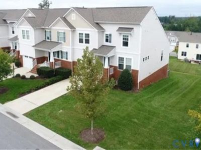 652 Abbey Village Cir