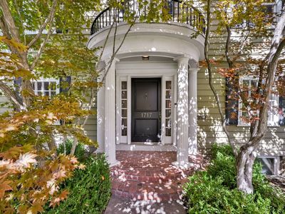 1717 E Yalecrest Ave S