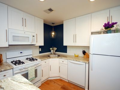 Property at 8 Henley Dr, Somerset, NJ