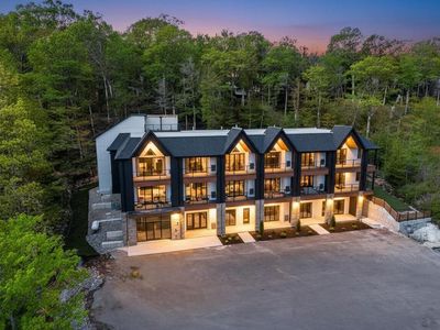 2399 Maple Dr #305