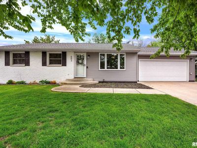 603 Manor Dr