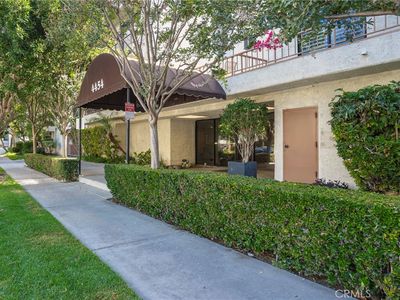 4454 Ventura Canyon Ave APT 105