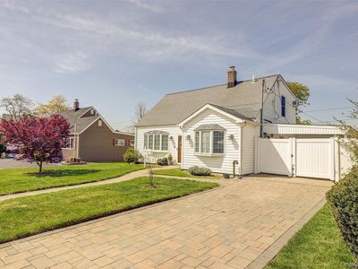 12 Crescent Lane