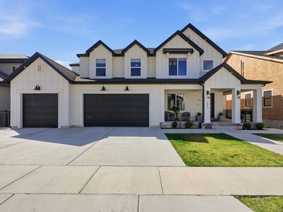 1027 W Seasons View Ct