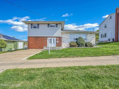 35 Sunrise Dr