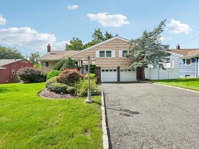 3 Wedgewood Dr