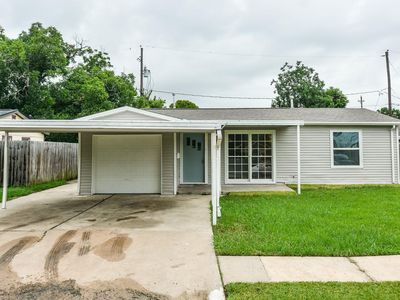 Property at 1302 Lamesa Ave, Pasadena, TX