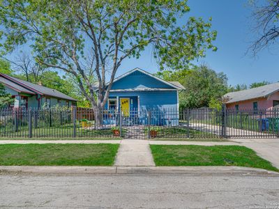 1505 W Craig Pl