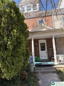 233 E Goepp St