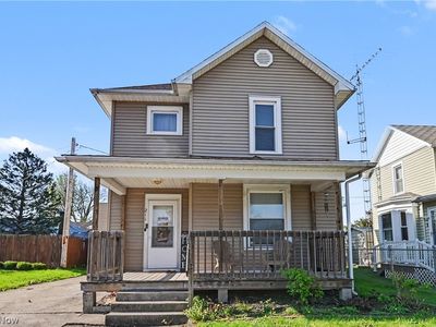 211 W Center St