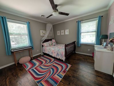 400 Bradley Ct