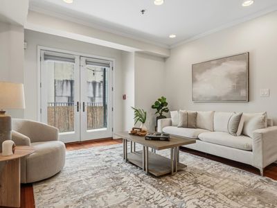405 Adams St APT 3