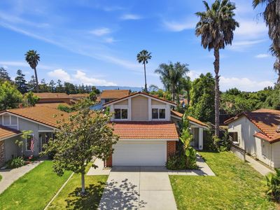 5313 Avenida Almendros