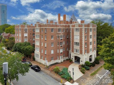 301 W 10th St APT 107
