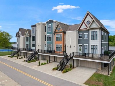 502 Harbor Dr