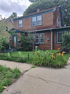 88 Warrington St