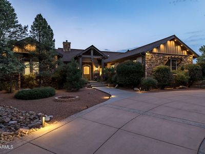 1006 W ROCK SPRINGS Circle