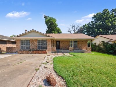 1303 Charleston Dr
