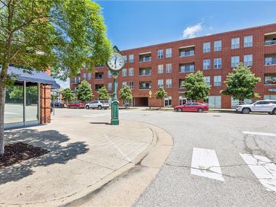 230 Nat Turner Blvd Unit 2007