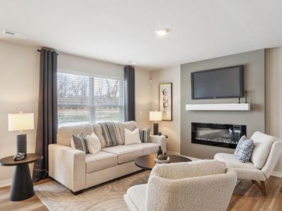 3585 Pershing Ln