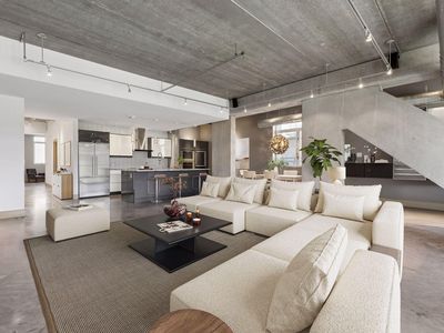 345 6th Ave N Unit 202