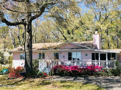 515 Shoreline Drive E