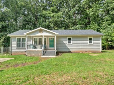 4562 Airport Rd