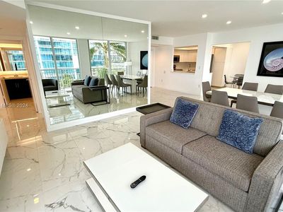 17375 Collins Ave #608