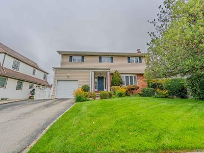 19 Howland Road