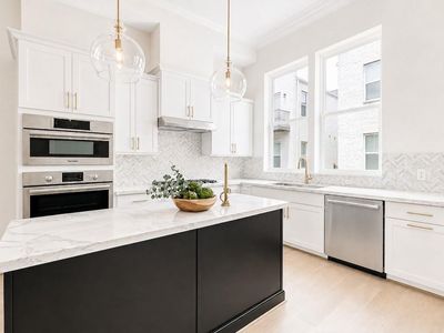5921 Cottage Grv
