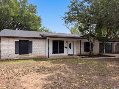 208 FOREST WAY