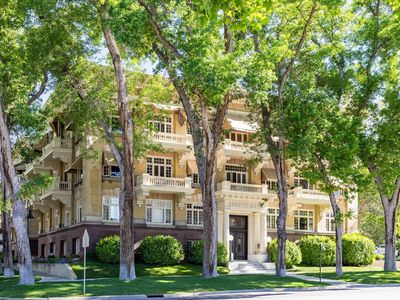 839 E South Temple APT 204