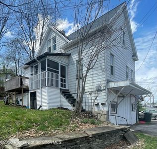 210 Center St