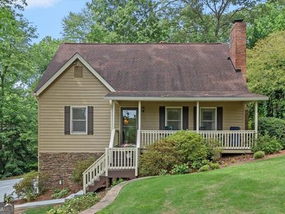 852 Wyntuck Dr NW