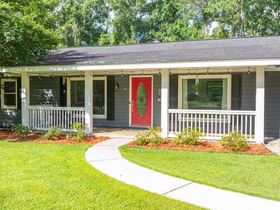 24 Forest Hills Dr