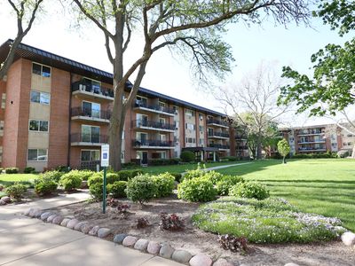2230 S Goebbert Rd APT 139