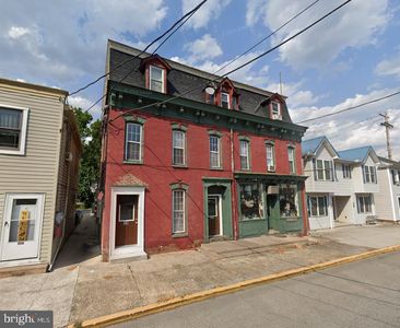 105 W King St
